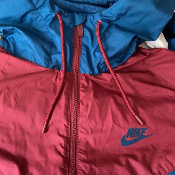 Men’s Nike Rain Coat - Picture 3 of 4